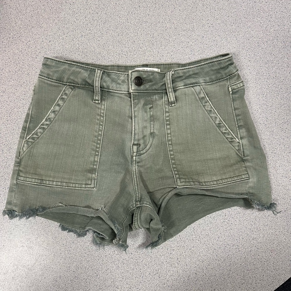 Women’s shorts, Vigoss, size 25, army green